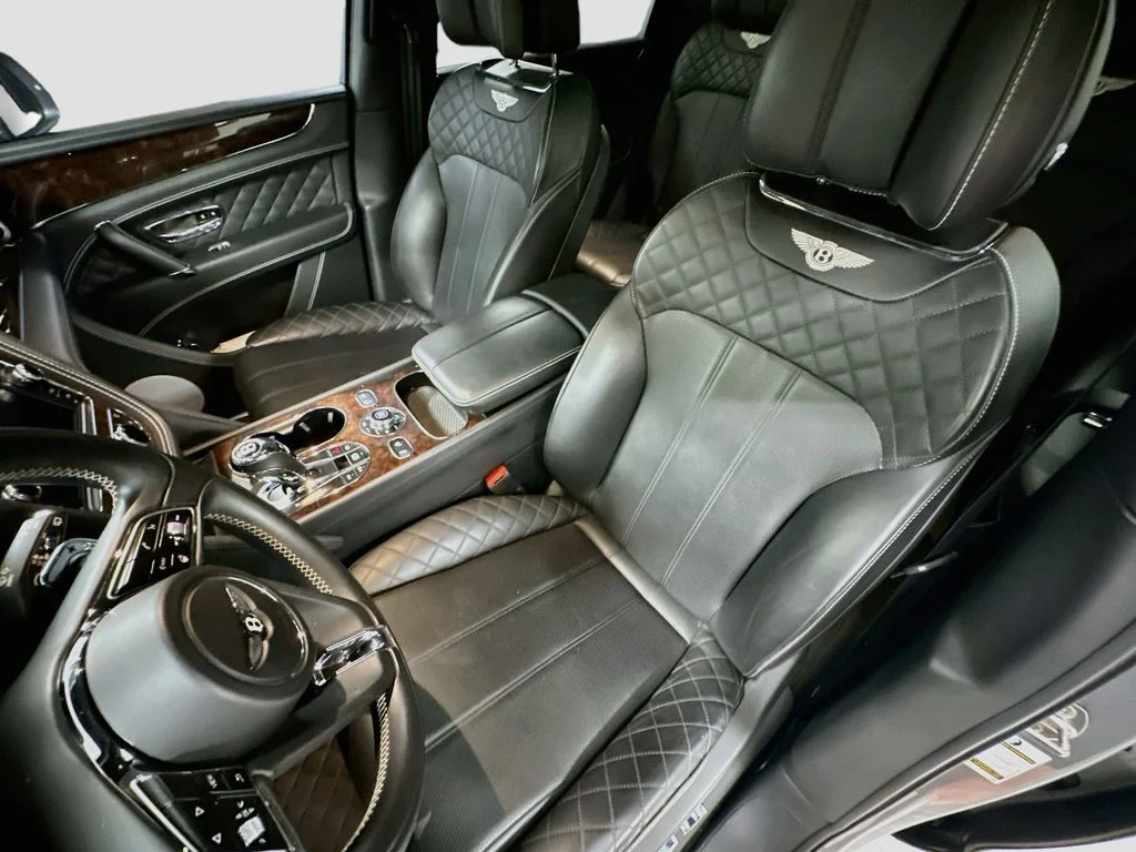 Used 2018  Bentley W12 image 5