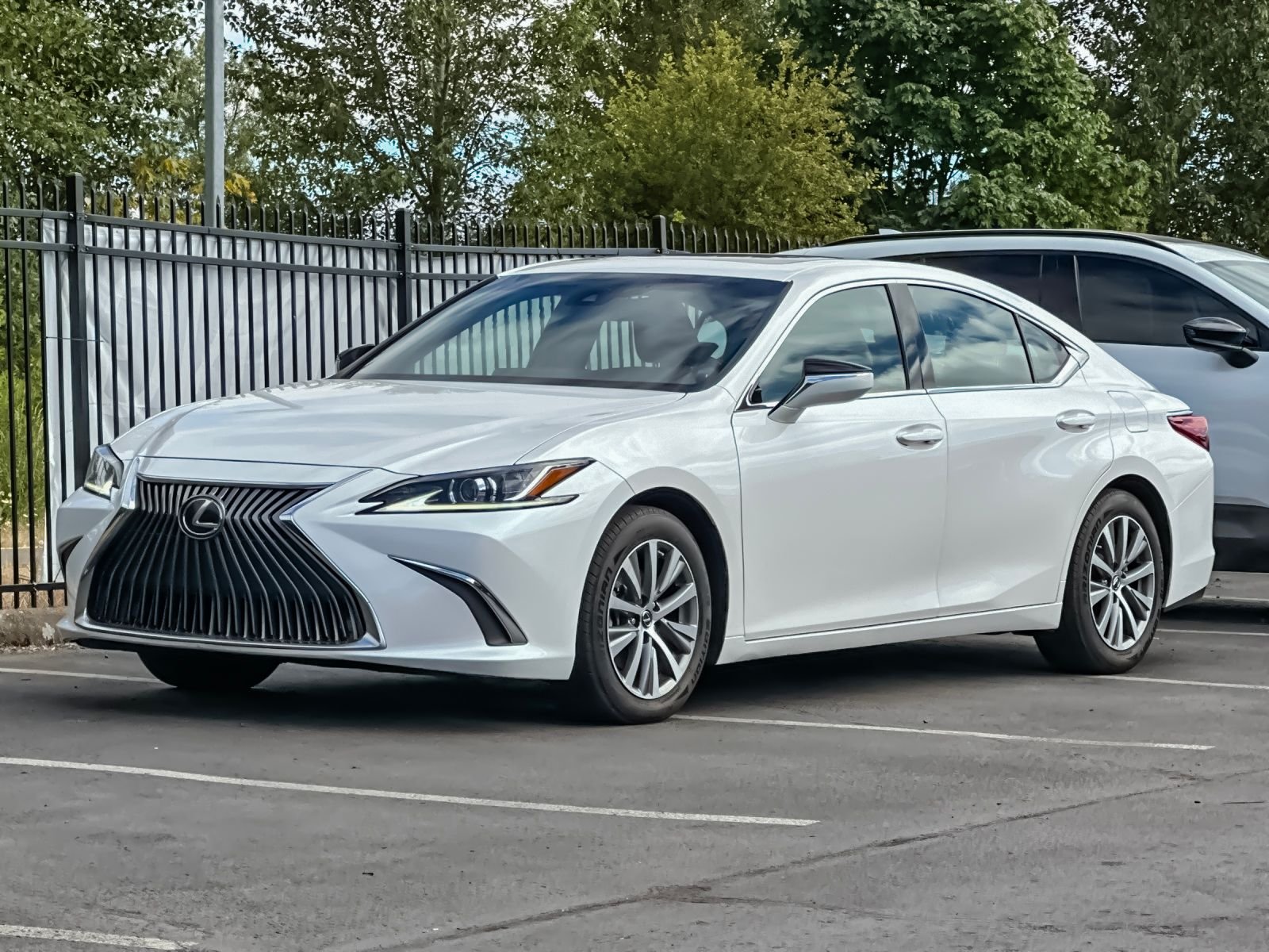 Used 2020 White Lexus 350 image 8
