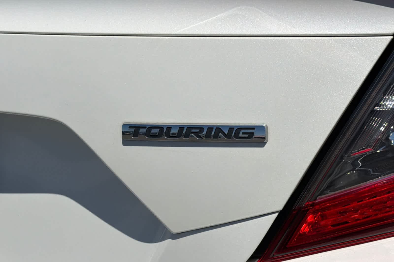 Used 2017  Honda Touring image 31