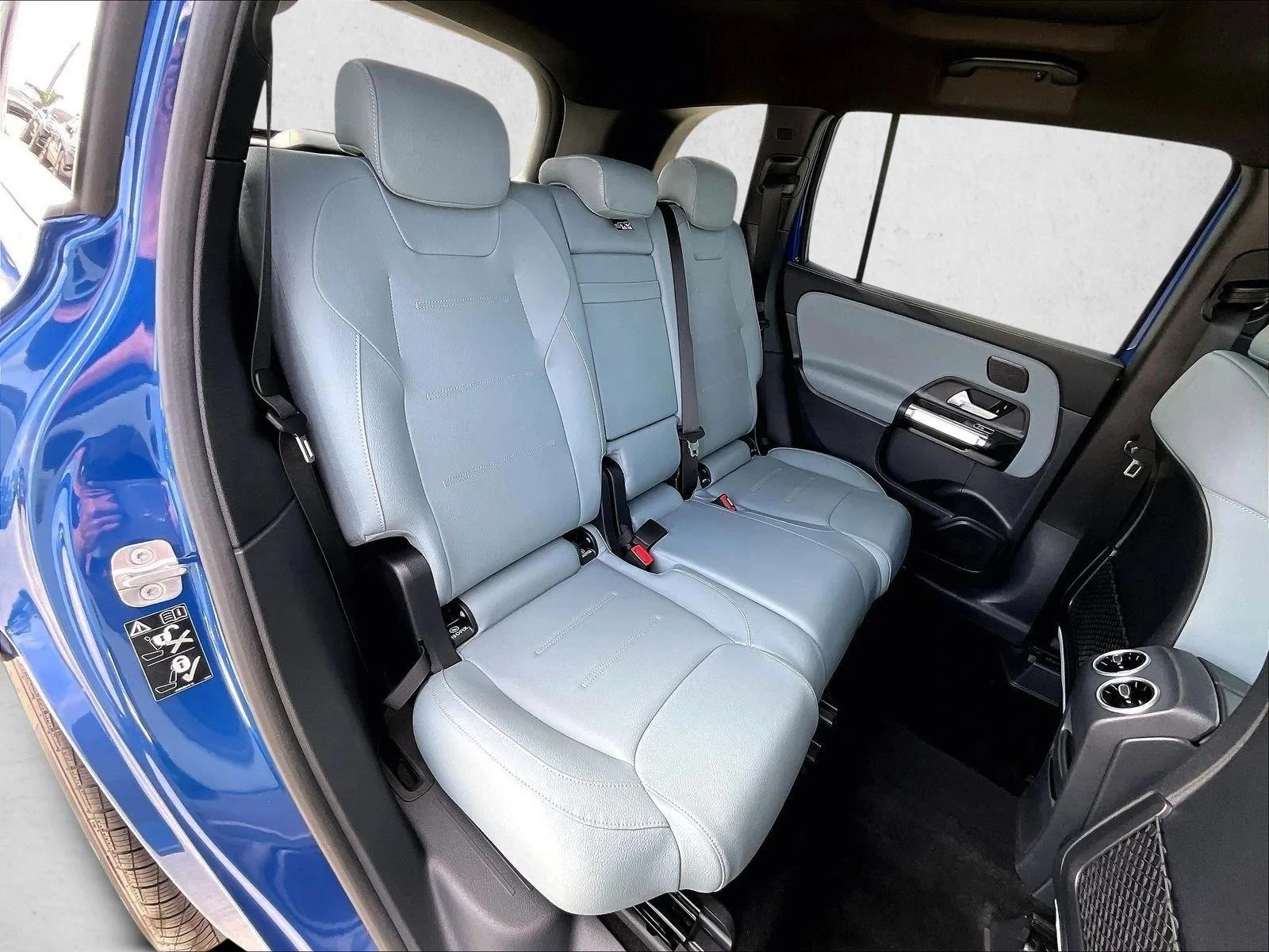 Used 2026 Starling Blue Metallic Mercedes-Benz GLB 250 image 29