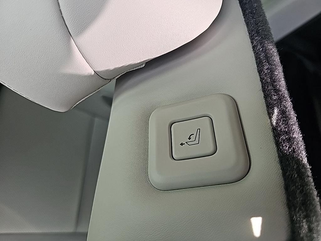 New 2026 Green Hyundai SEL AWD image 31