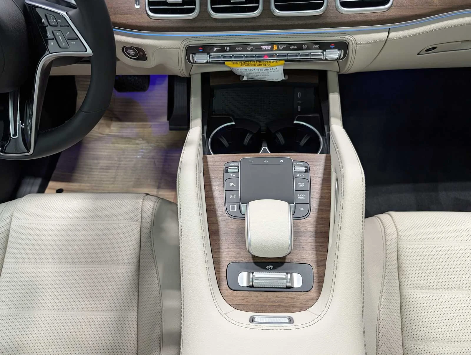 Certified Used 2026 MANUFAKTUR Moonlight White Metallic Mercedes-Benz GLE 580 image 18