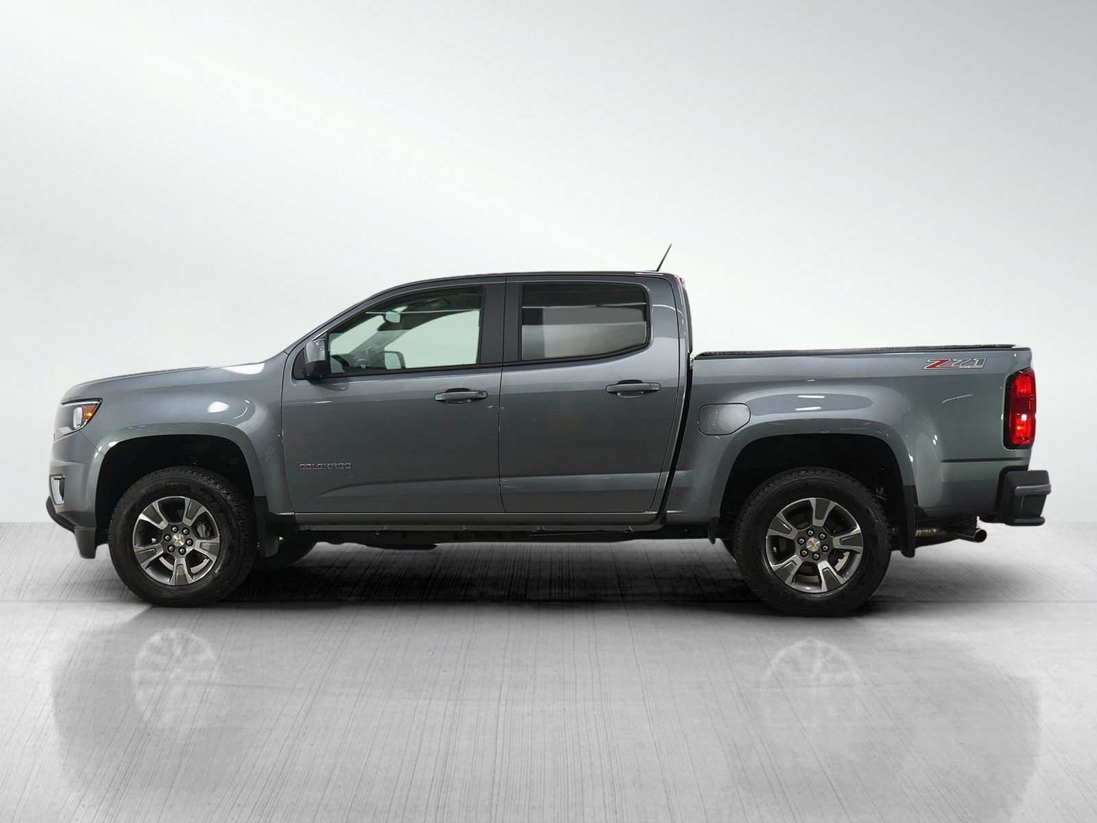 Used 2020 Chevrolet Colorado Z71 with VIN 1GCGTDEN3L1239655 for sale in Roseville, Minnesota