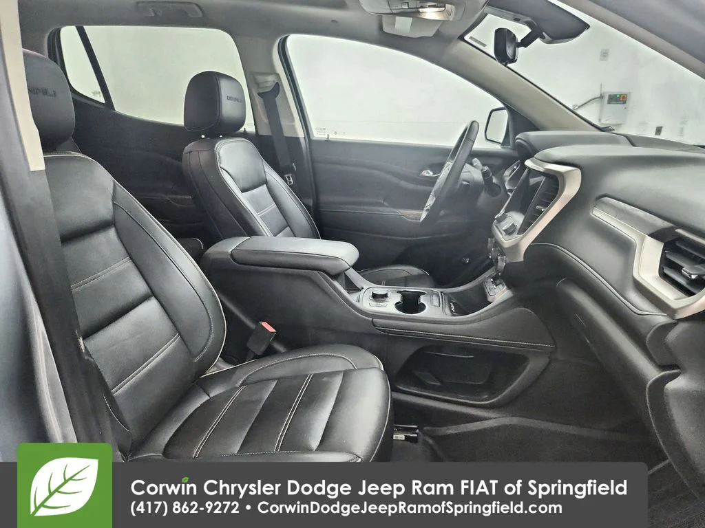 Used 2023 Silver GMC Denali image 33