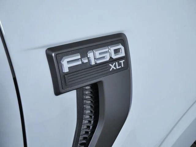 Used 2023 White Ford XLT image 9