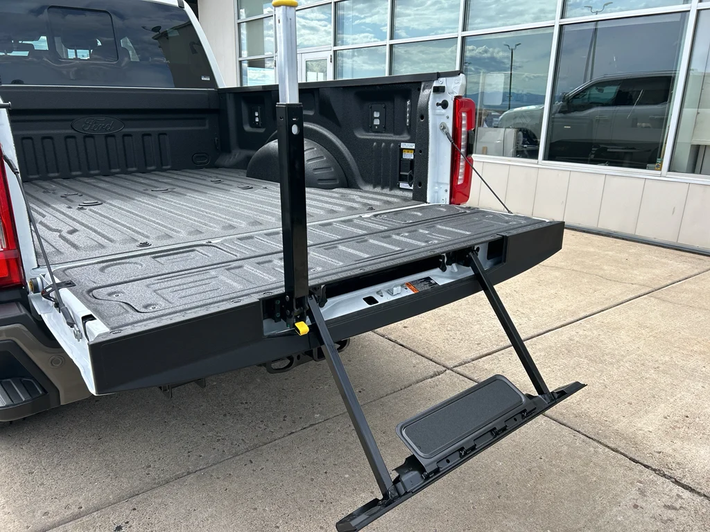 New 2026 Star White Metallic Tri-Coat Ford F-350® King Ranch® image 33
