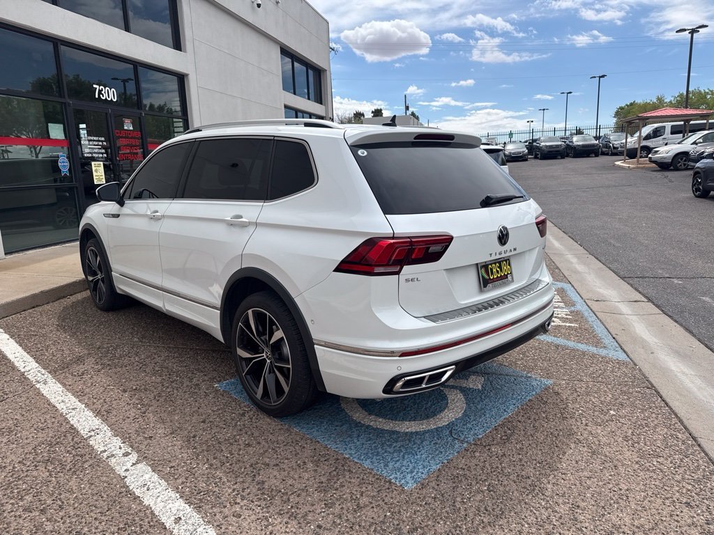 Used 2022 White Volkswagen 2.0T SEL R-Line image 4