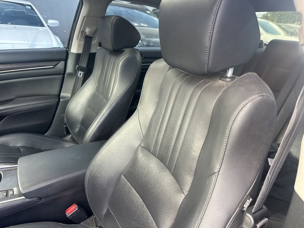 Used 2019 Black Honda EX-L image 16