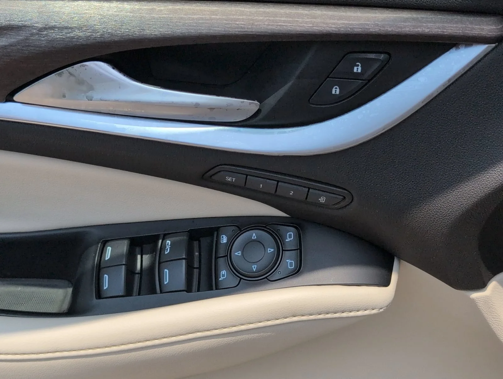 Used 2024 Moonstone Gray Metallic Buick Avenir image 16