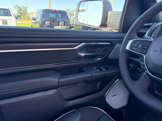 New 2026 Molten Red Pearl-Coat Exterior Paint RAM Laramie image 20