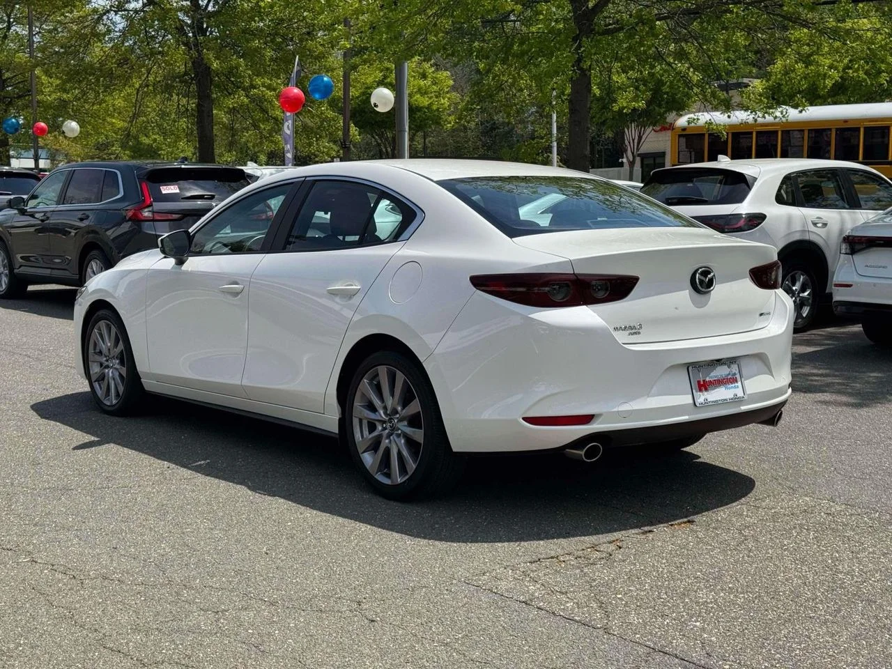 Used 2021 Snowflake White Pearl Mica Mazda Select image 5