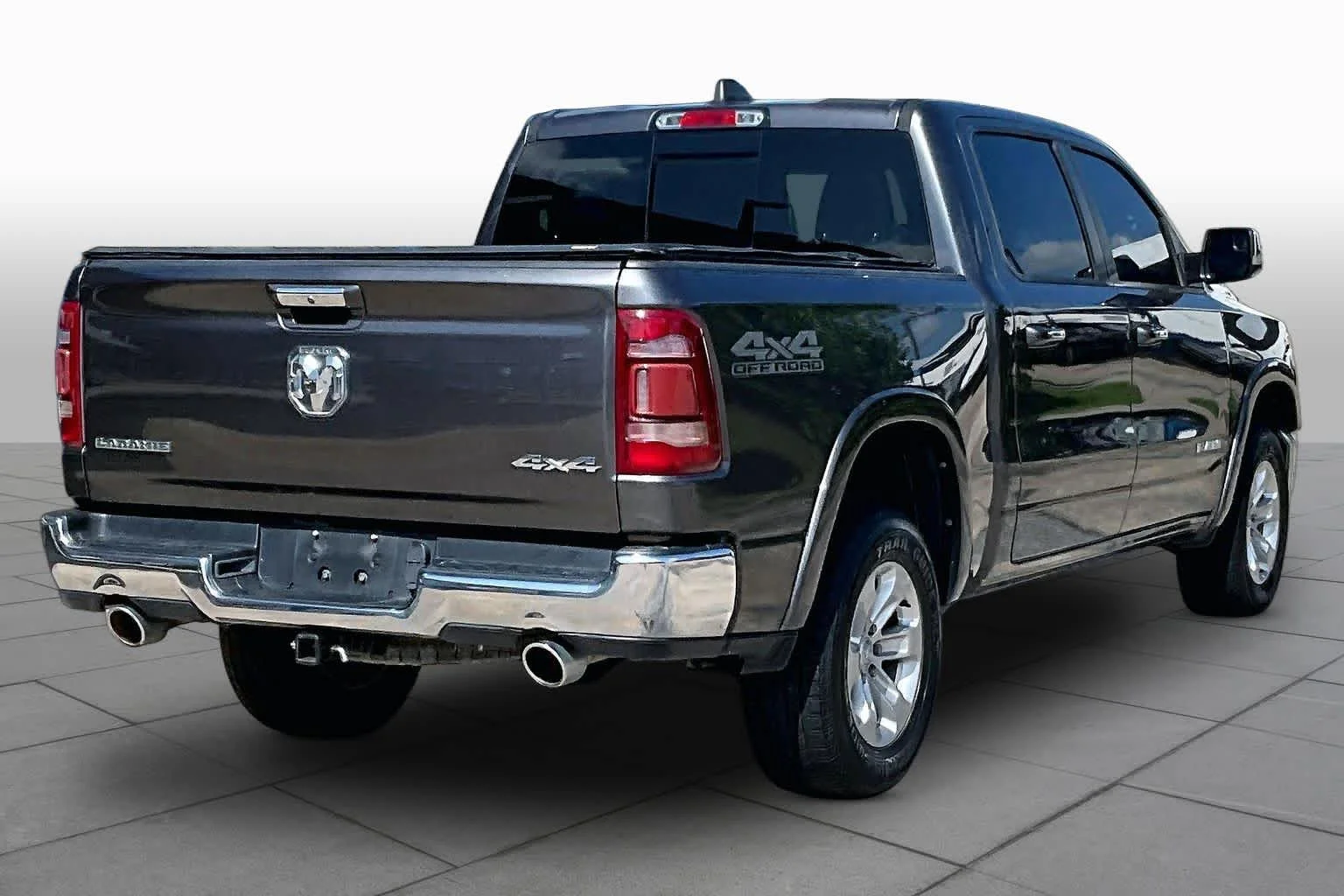Used 2021 Granite Crystal Metallic Clearcoat Ram Laramie image 13