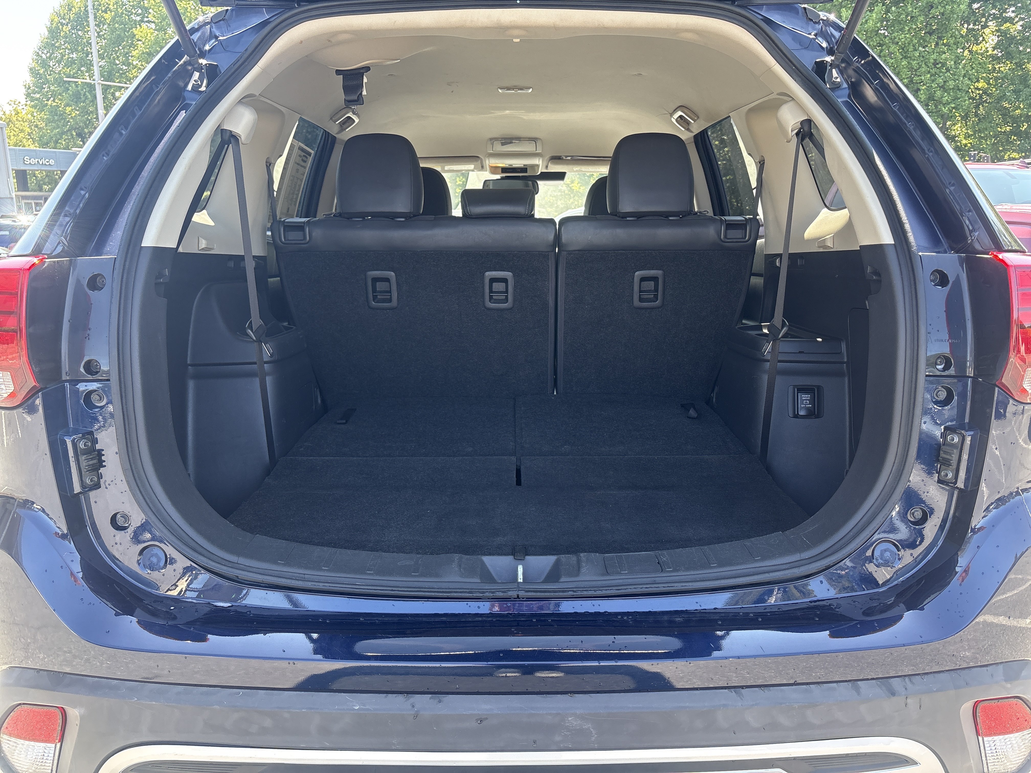 Used 2020 Cosmic Blue Metallic Mitsubishi SE image 13