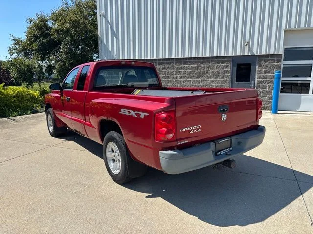 Used 2008 Red Dodge SXT image 7