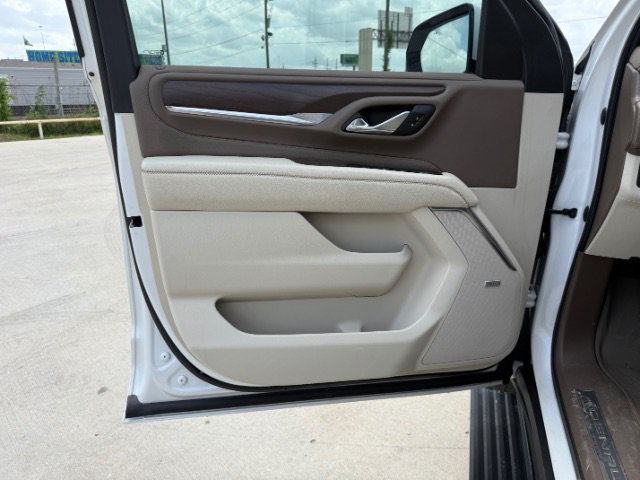 Used 2021 White Frost Tricoat GMC Denali image 21