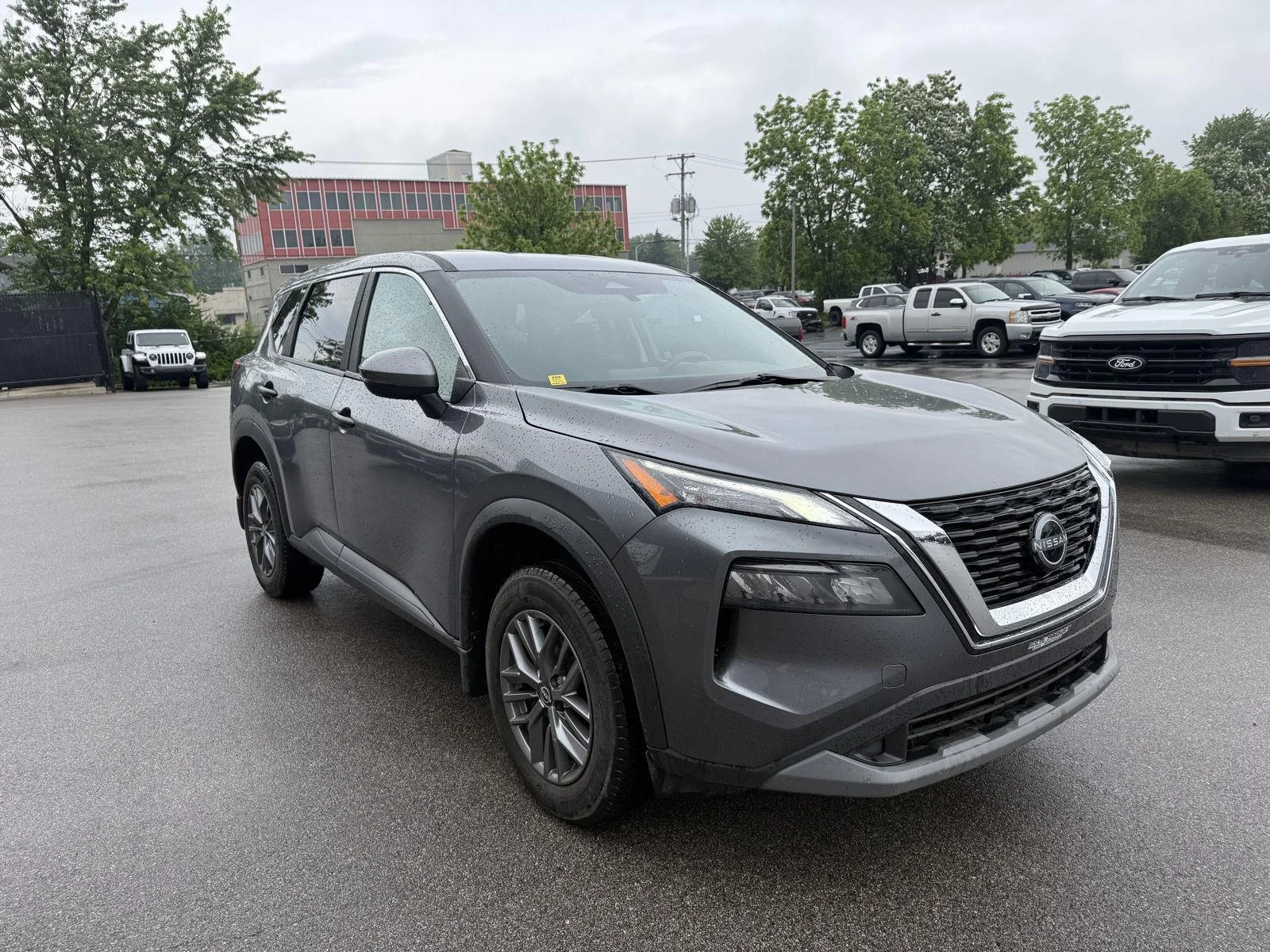 2023 Nissan Rogue S AWD's photo