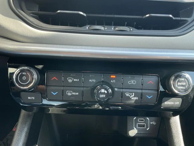 Used 2025 Blue Jeep Limited image 18