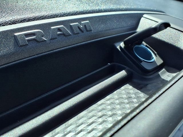 New 2026 Bright White Clear-Coat Exterior Paint RAM Tradesman image 25