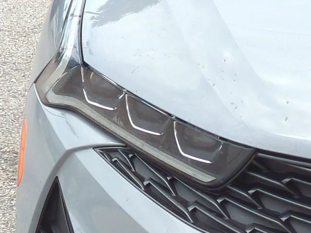 Used 2023 Wolf Gray Kia GT-Line image 10