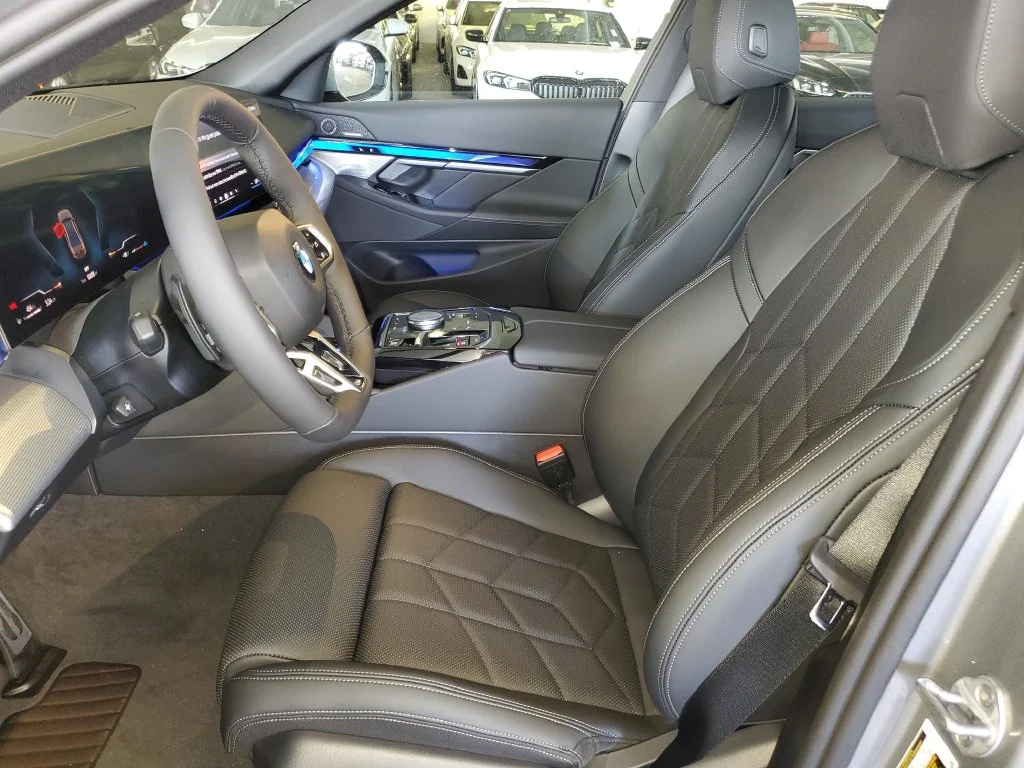 Used 2027 Oxide Grey Metallic BMW 530i image 16