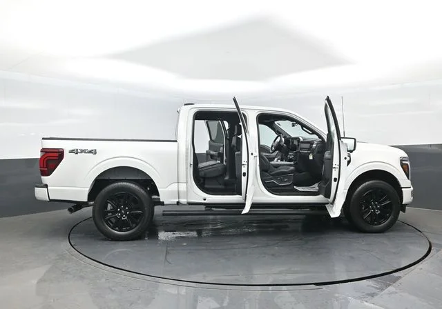 New 2026 Star White Metallic Tri-Coat Ford Platinum® image 28