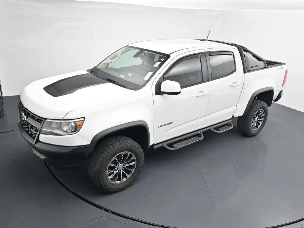 Used 2019 White Chevrolet ZR2 image 11