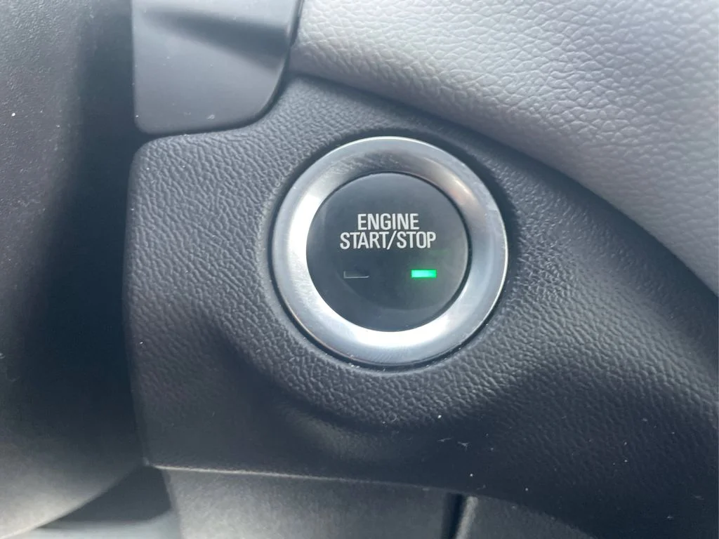 Used 2024 Summit White Chevrolet LT image 28