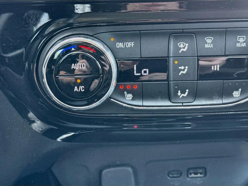 2025 Chevrolet Trax LT - Photo 23
