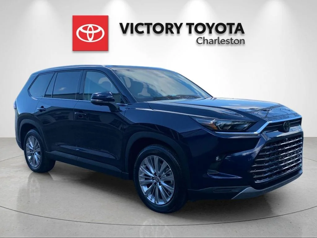 Used 2025  Toyota Platinum image 5