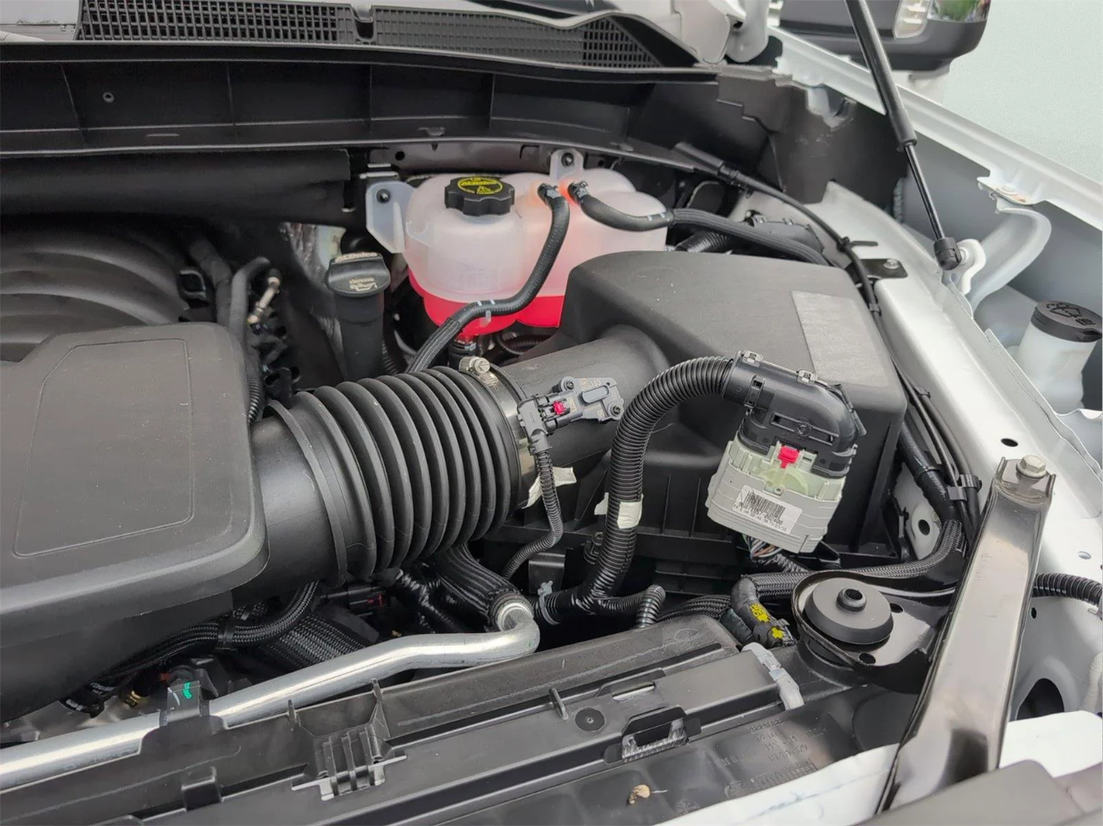New 2026 Summit White GMC SLT image 33