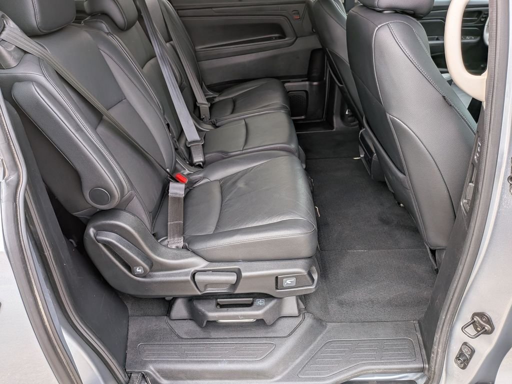 Used 2025 Silver Honda EX-L image 18