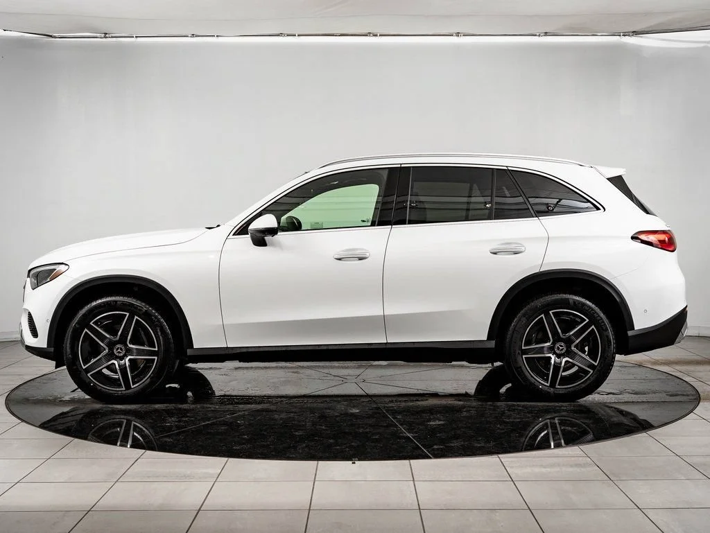 Used 2026 Polar White Mercedes-Benz GLC 300 image 12