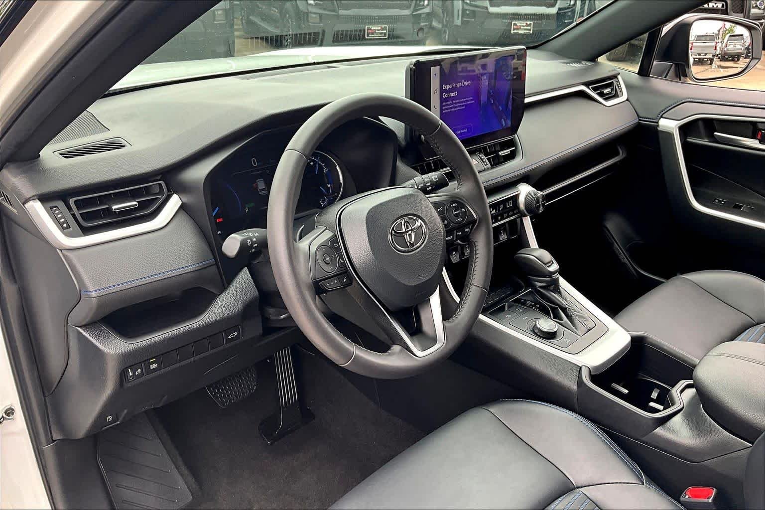 Used 2023 Wind Chill Pearl/Midnight Black Metallic Toyota Hybrid XSE image 18