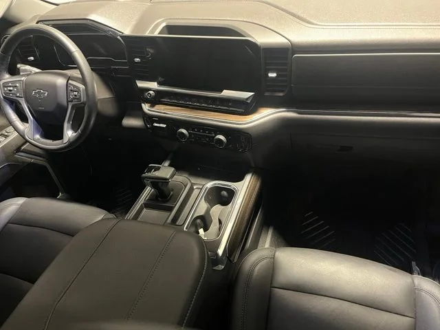Used 2023 Red Chevrolet RST image 17