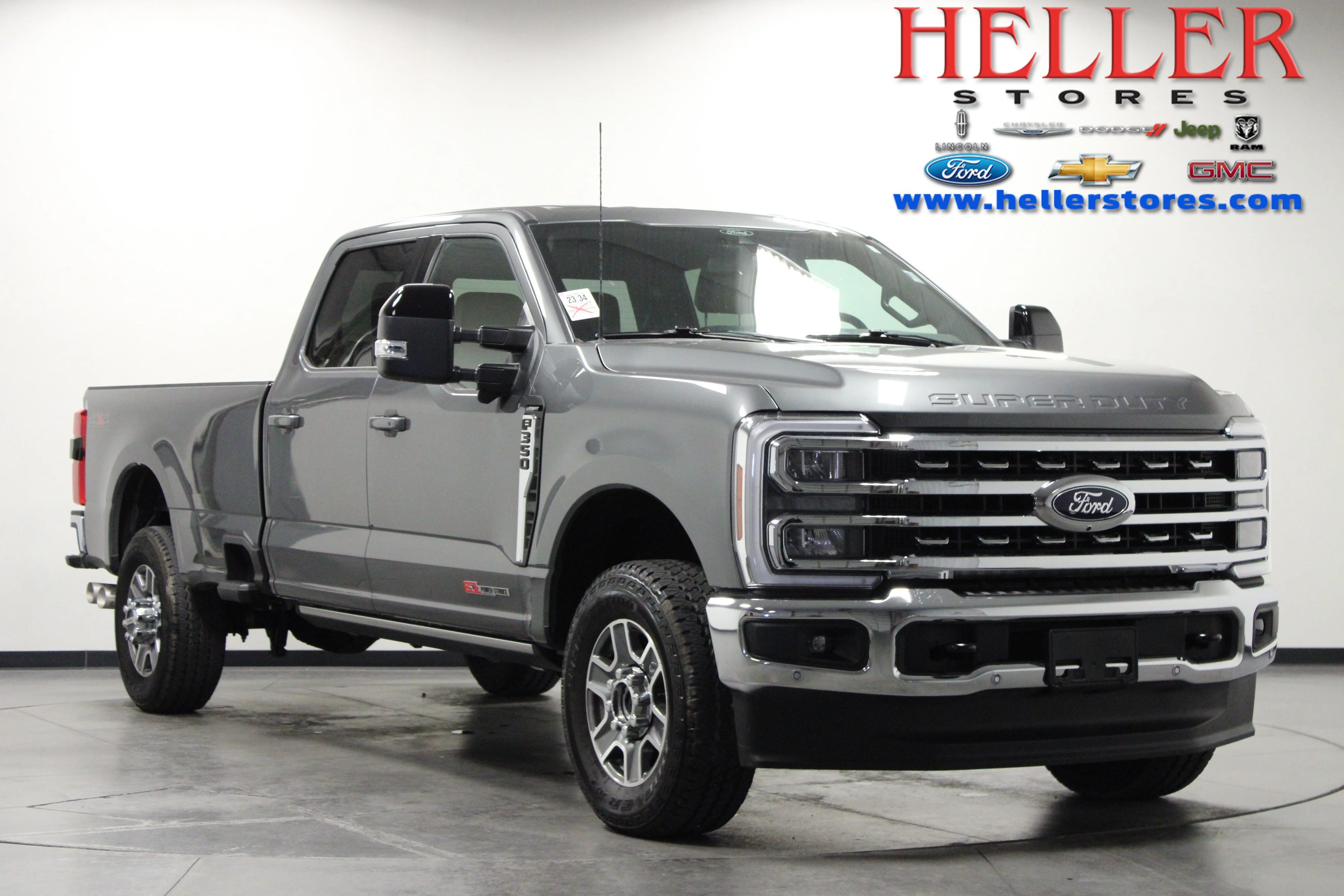 Used 2025 Carbonized Gray Metallic Ford LARIAT image 1