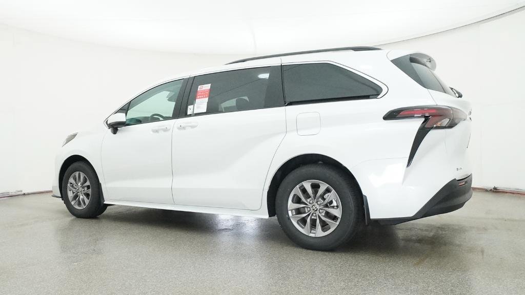 New 2026 Wind Chill Pearl Toyota XLE image 38