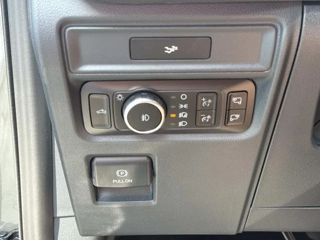 New 2026 Marsh Gray Ford XLT image 38