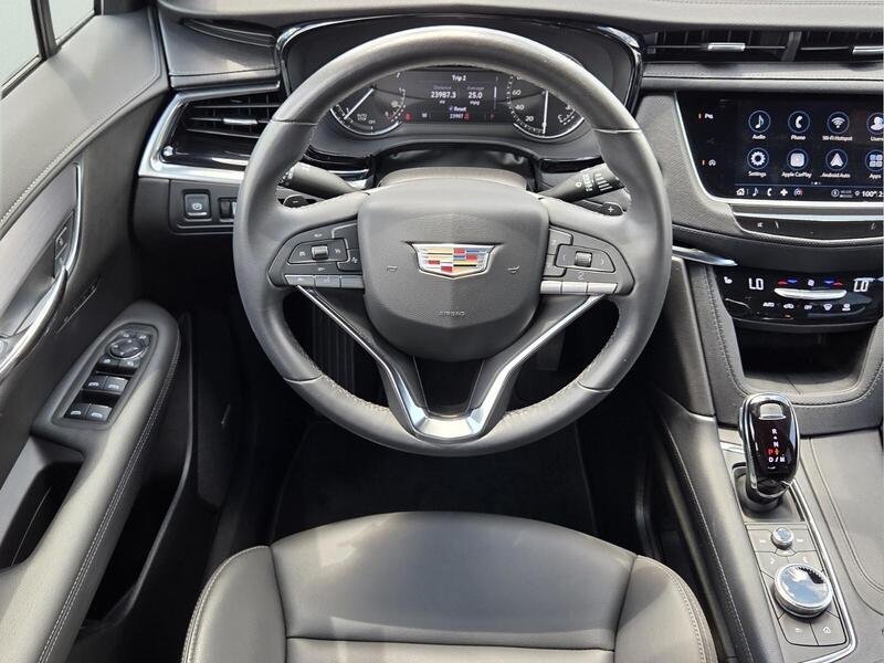 Used 2025 Silver Metallic CADILLAC FWD 4DR LUXURY image 19