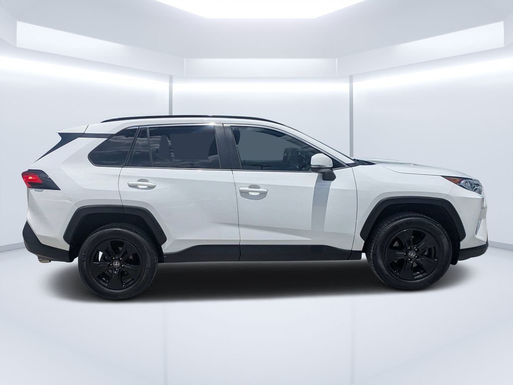 Used 2020 White Toyota XLE image 2