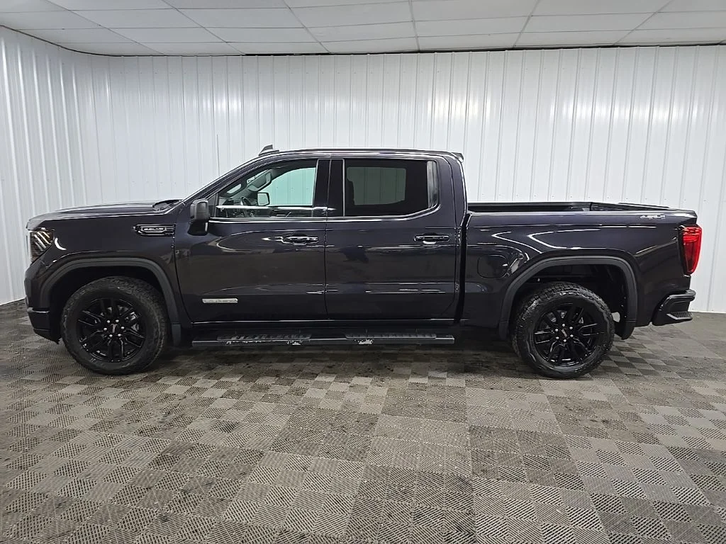 Used 2022 Silver GMC Elevation image 5