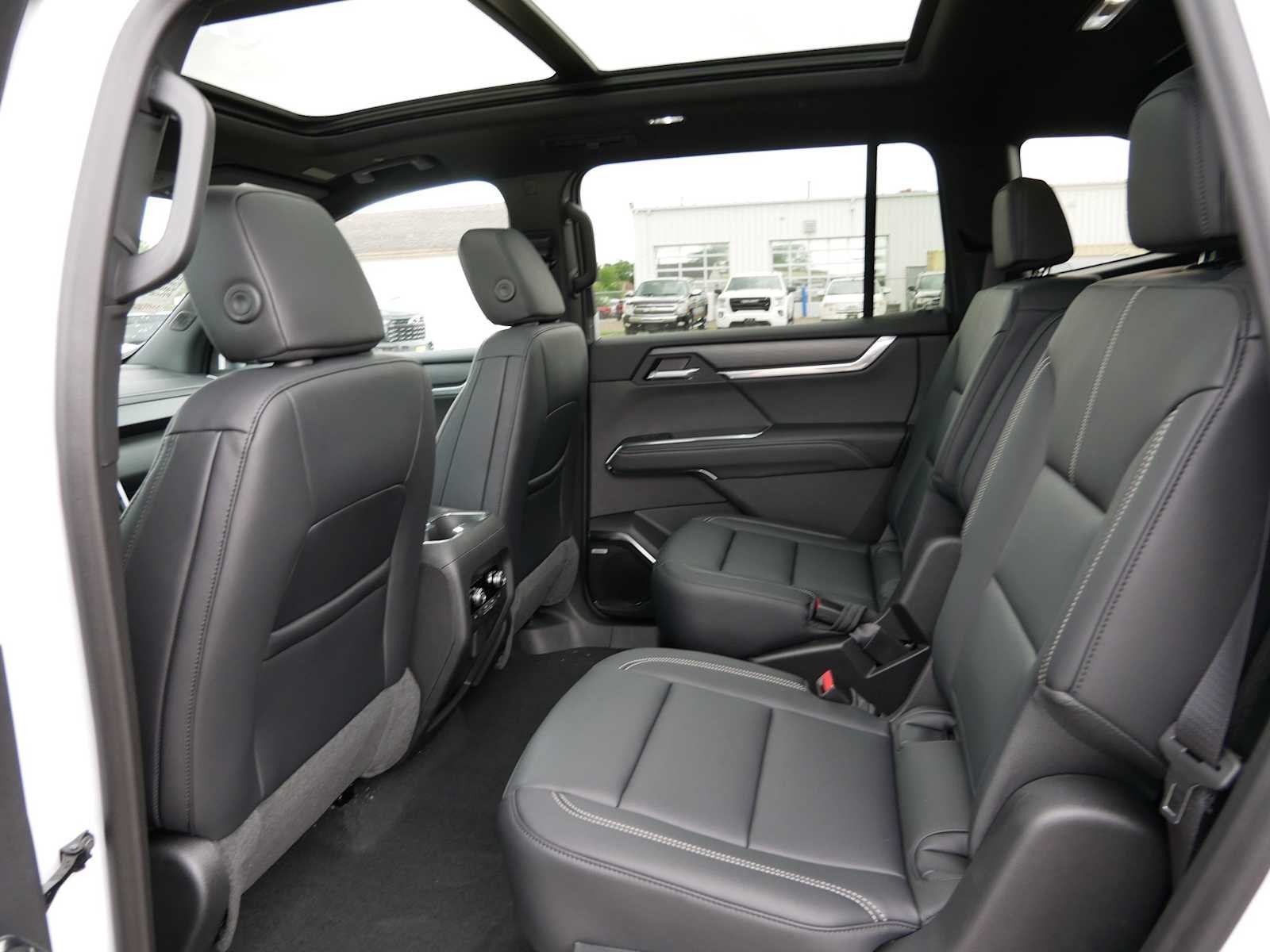 2026 GMC Acadia Elevation - Photo 11
