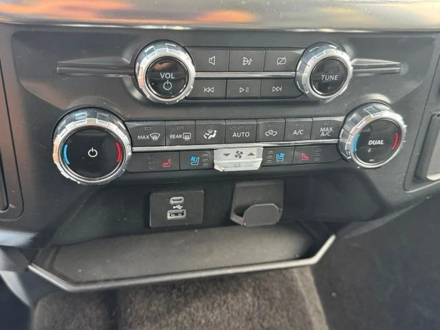 Used 2022 White Ford Lariat image 35
