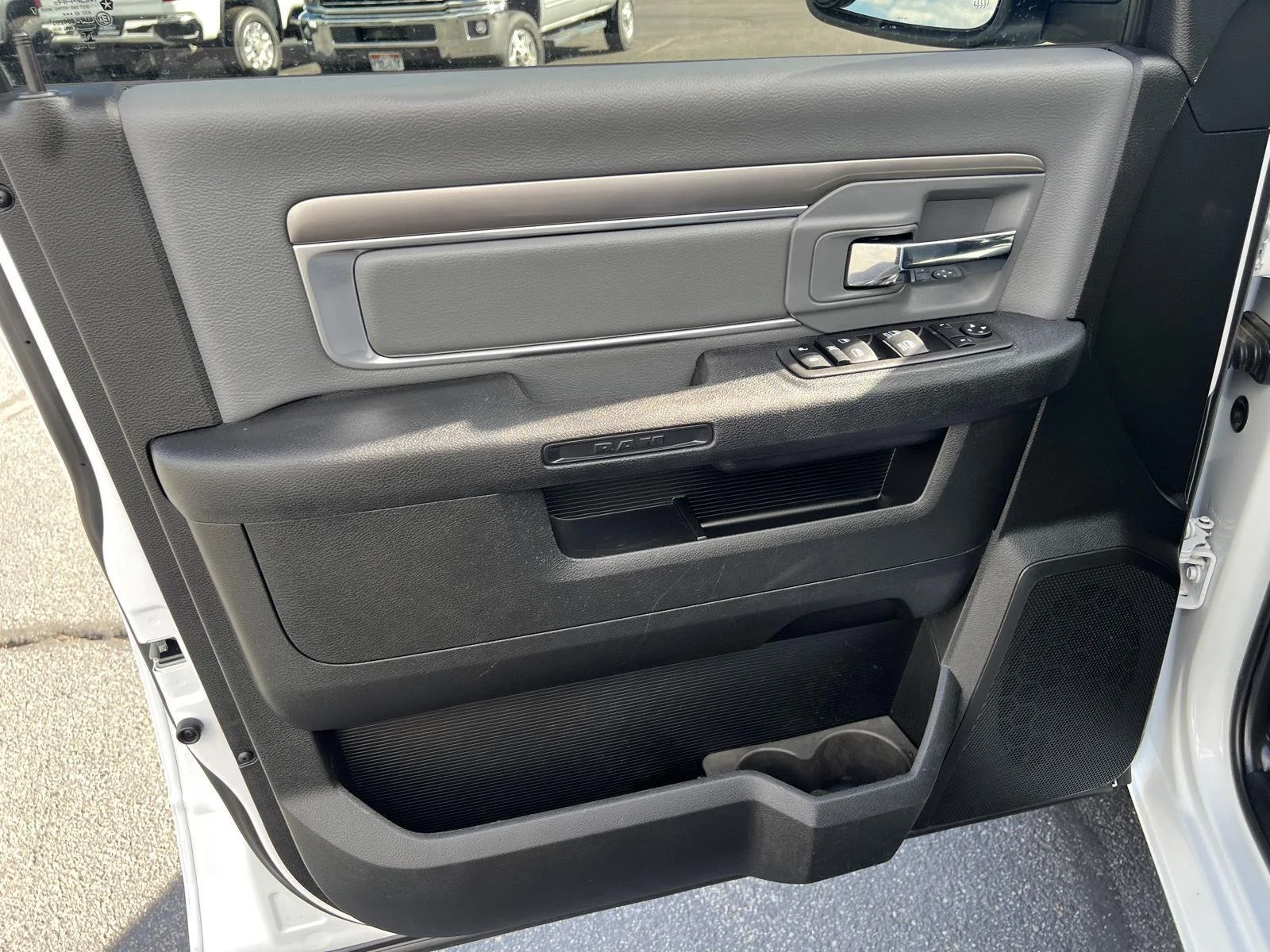 2023 RAM Ram 1500 Classic SLT - Photo 15