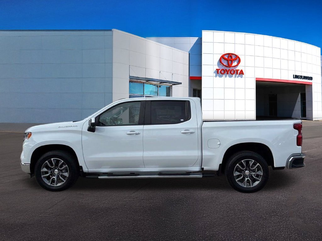 Used 2025 White Chevrolet LT image 13