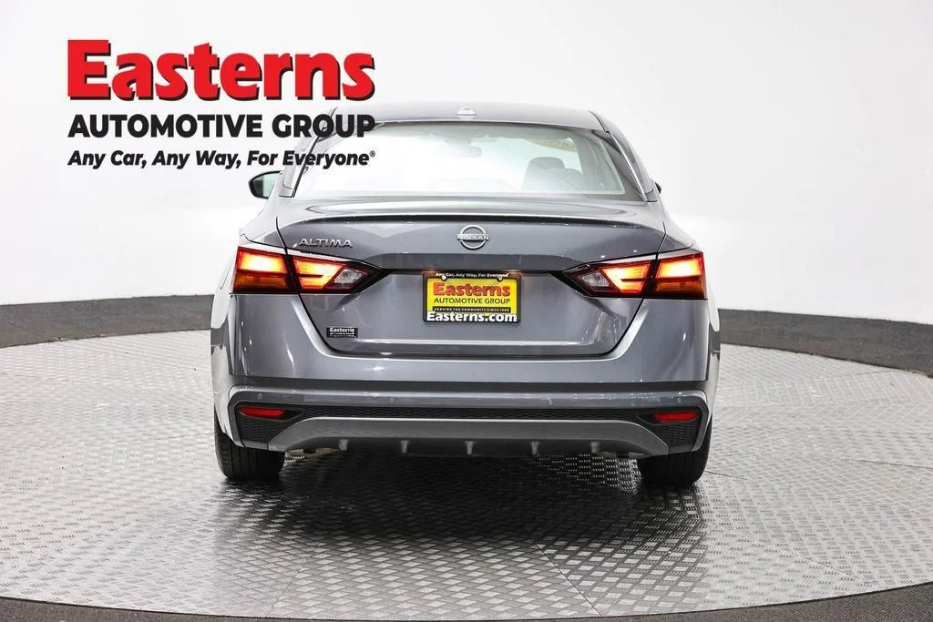 Used 2025 Gray Nissan 2.5 SV image 8