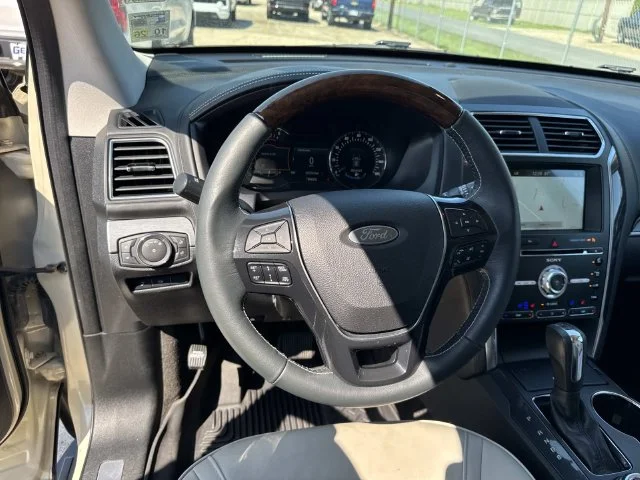 Used 2018 Silver Ford Platinum image 38