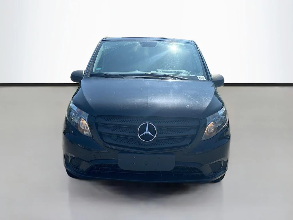 Used 2018  Mercedes-Benz Cargo image 8