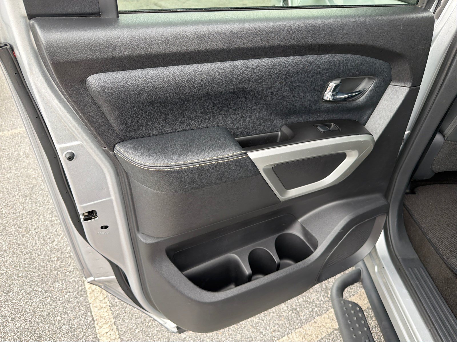Used 2018 Brilliant Silver Nissan PRO-4X image 21