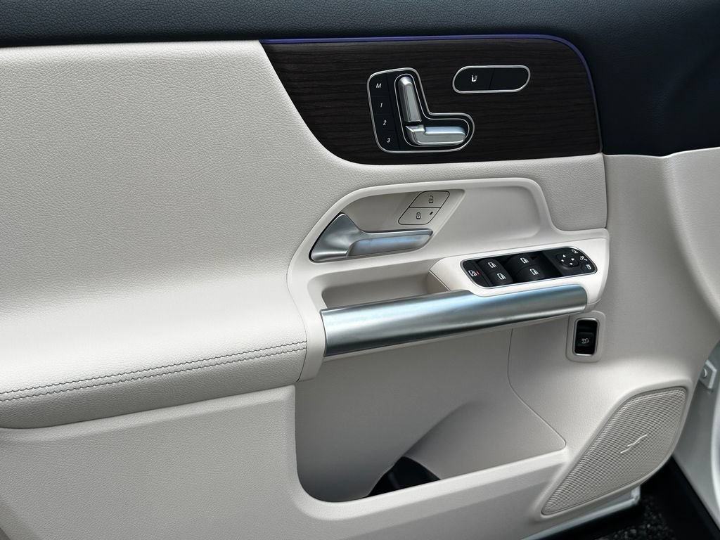 New 2026 Polar White Mercedes-Benz GLA 250 image 11