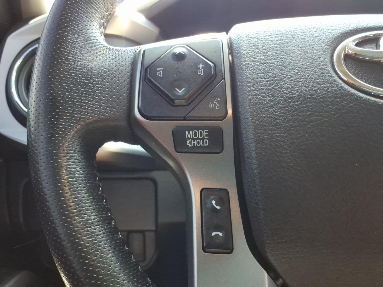 Used 2023 Ice Cap Toyota SR5 image 27